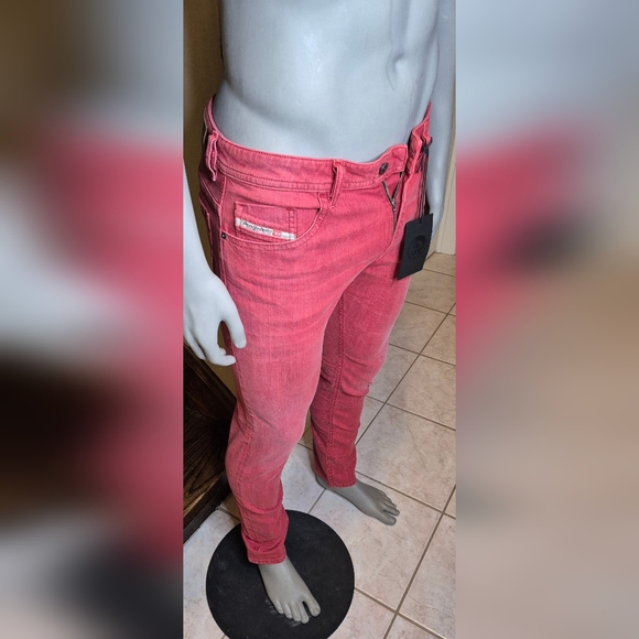 Diesel Men's Bold Red Skinny Jeans - Picture 14 of 15